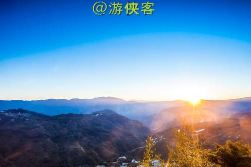 《太阳转身的地方》LRC歌词 《太阳转身的地方》(徐子崴)歌词555uuu下载