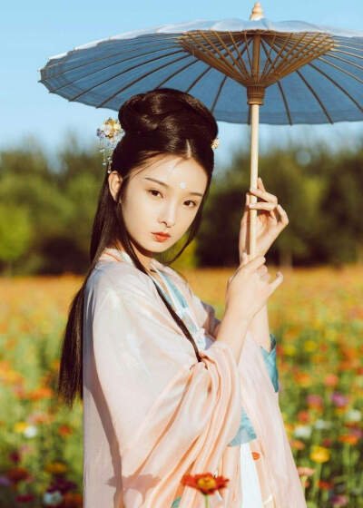 《红尘红颜》LRC歌词 《红尘红颜》(望海高歌)歌词555uuu下载