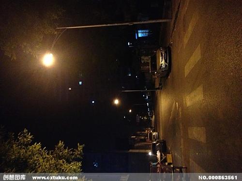 《午夜的街口》LRC歌词 《午夜的街口》(杨清明)歌词555uuu下载