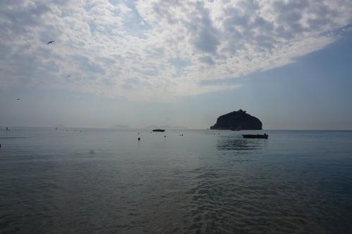 《海岸不远》LRC歌词 《海岸不远》(单色凌&何艺纱)歌词555uuu下载