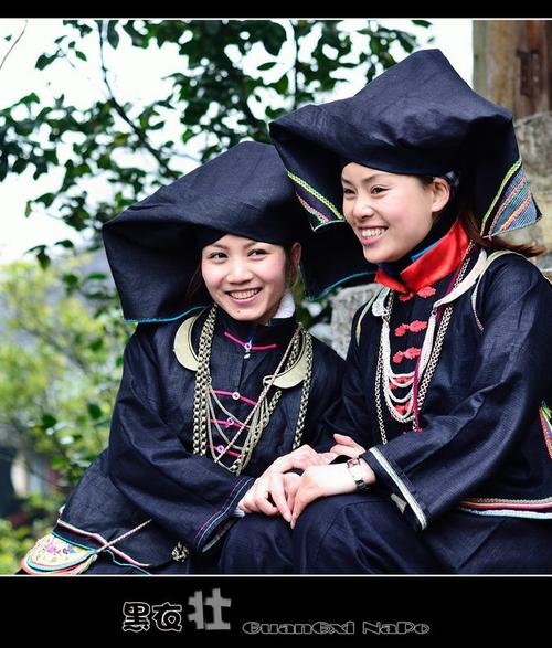 《黑衣壮姑娘》LRC歌词 《黑衣壮姑娘》(廖芬芳)歌词555uuu下载