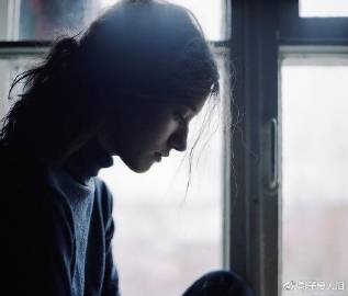 《恋人泪》LRC歌词 《恋人泪》(陈瑞)歌词555uuu下载