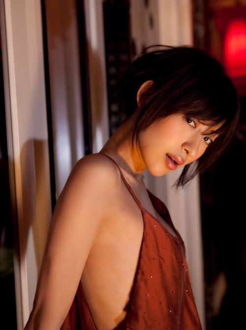 《一枚の写真》LRC歌词 《一枚の写真》(しおり)歌词555uuu下载