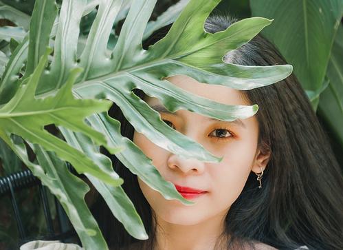 《其实女人要的并不多》LRC歌词 《其实女人要的并不多》(何金玲)歌词555uuu下载