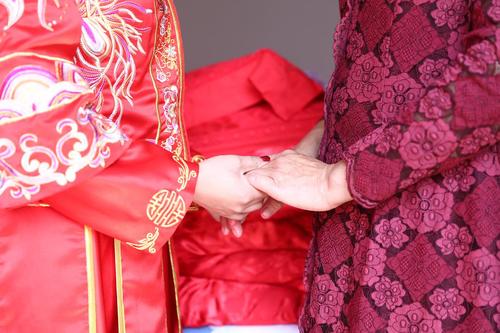 《舍不得放手》LRC歌词 《舍不得放手》(Assen捷)歌词555uuu下载