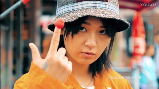 《七分钟好女孩 七分钟坏女孩》LRC歌词 《七分钟好女孩 七分钟坏女孩》(周笔畅)歌词555uuu下载