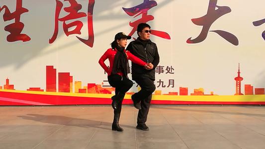 《爱要放声唱》LRC歌词 《爱要放声唱》(齐晓棠)歌词555uuu下载