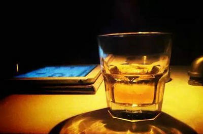 《人生就象一杯酒》LRC歌词 《人生就象一杯酒》(杨旭)歌词555uuu下载