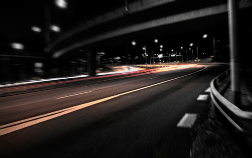 《公路之光》LRC歌词 《公路之光》(腰乐队)歌词555uuu下载