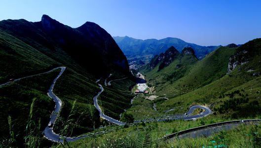 《河山》LRC歌词 《河山》(金润吉)歌词555uuu下载
