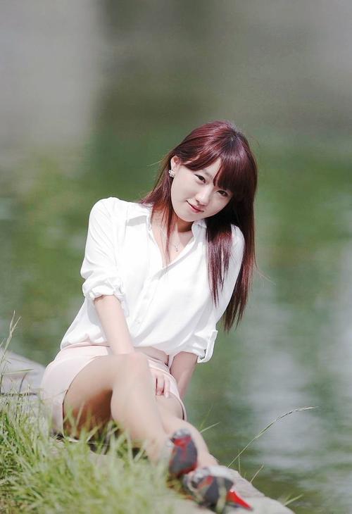 《美丽姑娘》LRC歌词 《美丽姑娘》(李海强)歌词555uuu下载