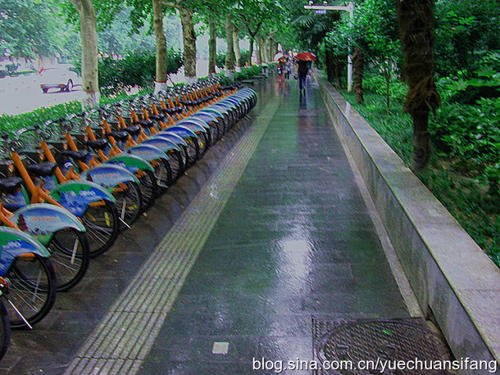 《夏季八场》LRC歌词 《夏季八场》(花粥)歌词555uuu下载