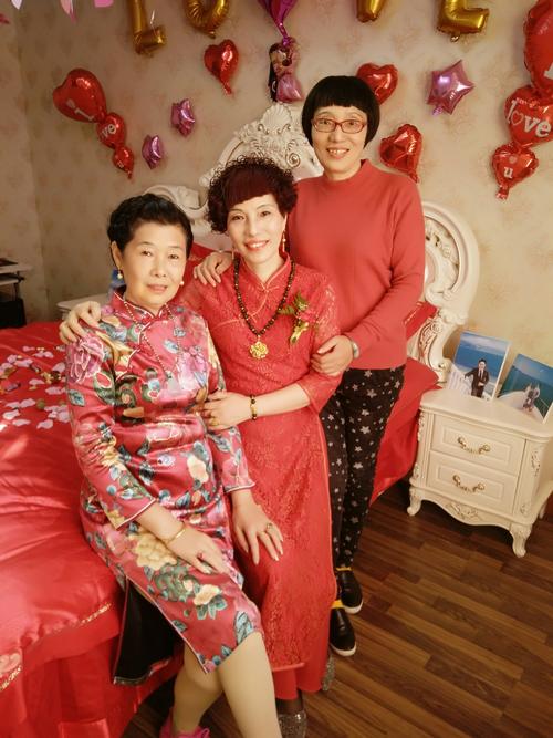 《大喜的日子》LRC歌词 《大喜的日子》(彭三)歌词555uuu下载