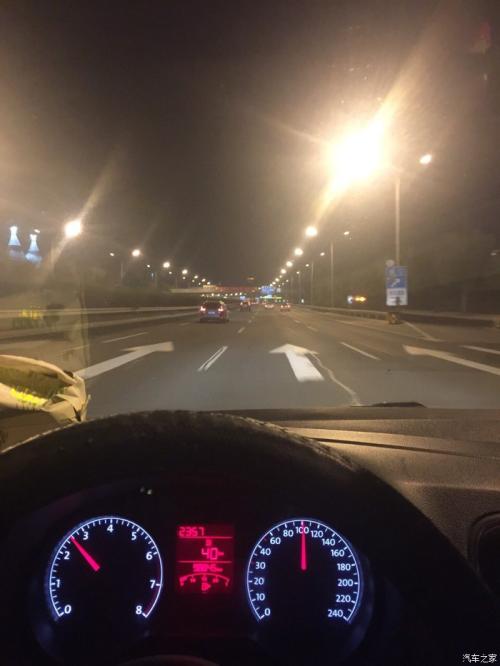 《我在开车》LRC歌词 《我在开车》(夏天Alex)歌词555uuu下载