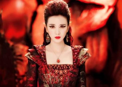 《又爱又恨的人》LRC歌词 《又爱又恨的人》(蒋婴)歌词555uuu下载