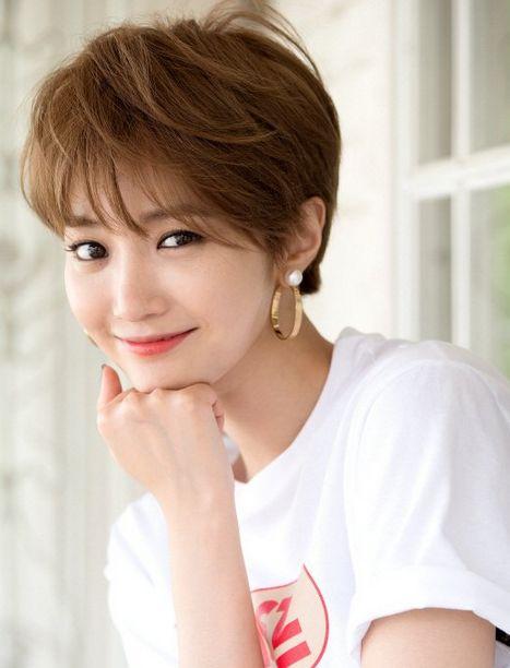 《还是她最美》LRC歌词 《还是她最美》(月光畅想)歌词555uuu下载