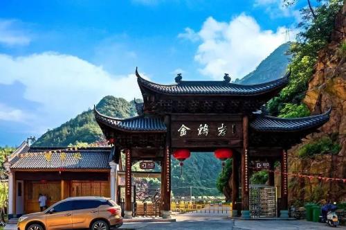 《落差》LRC歌词 《落差》(香香)歌词555uuu下载