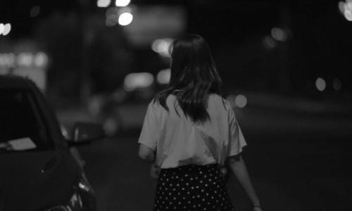 《有人为你偷偷在哭》LRC歌词 《有人为你偷偷在哭》(苏永康)歌词555uuu下载