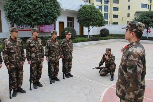 《新兵同志》LRC歌词 《新兵同志》(甘萍)歌词555uuu下载