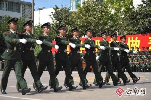 《121齐步走》LRC歌词 《121齐步走》(羽泉)歌词555uuu下载