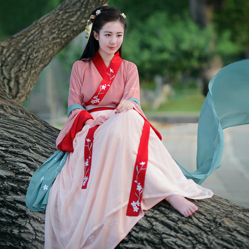《如梦霓裳 · 汉服》LRC歌词 《如梦霓裳 · 汉服》(T&T)歌词555uuu下载