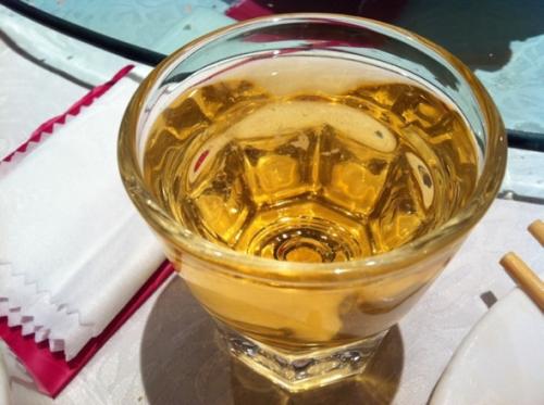 《一杯接一杯》LRC歌词 《一杯接一杯》(候旭)歌词555uuu下载