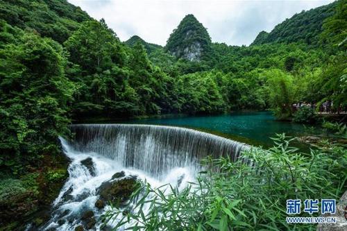 《山水布依迎客来》LRC歌词 《山水布依迎客来》(曹磊&宣轩)歌词555uuu下载