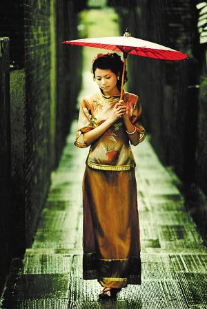 《千年烟雨愁》LRC歌词 《千年烟雨愁》(刘春雨,以沫)歌词555uuu下载