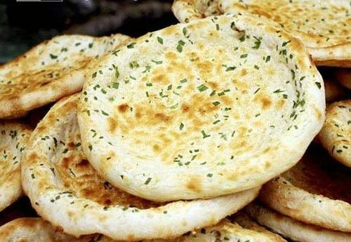 《我们家的饼饼》LRC歌词 《我们家的饼饼》(侯吉祥)歌词555uuu下载