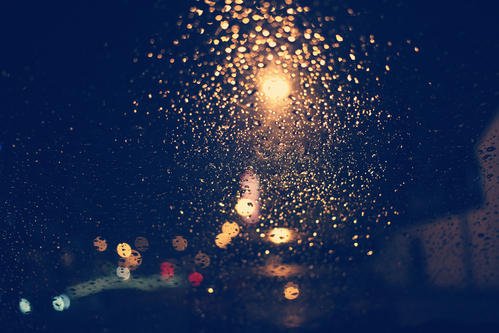 《雨时更想你》LRC歌词 《雨时更想你》(龙梅子)歌词555uuu下载