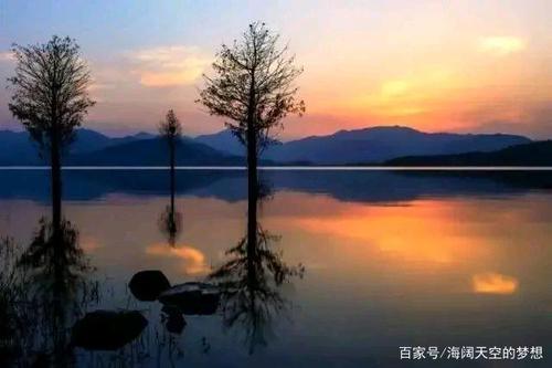 《最亲密的人》LRC歌词 《最亲密的人》(冈林)歌词555uuu下载