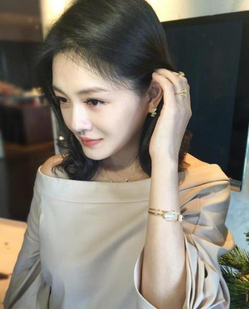 《老婆你最美》LRC歌词 《老婆你最美》(王哥)歌词555uuu下载