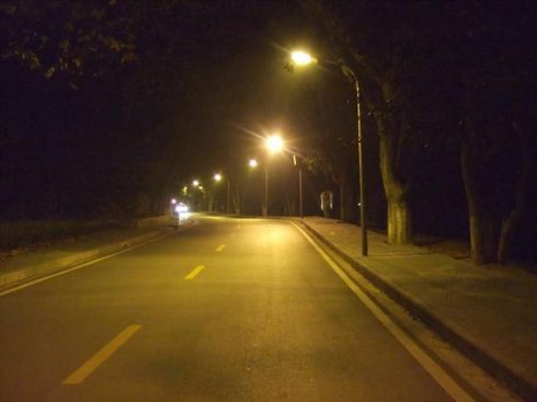 《黑夜我怎么过》LRC歌词 《黑夜我怎么过》(周律)歌词555uuu下载