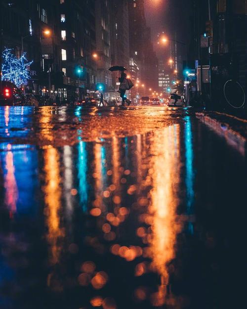 《下雨的夜晚》LRC歌词 《下雨的夜晚》(苏打绿)歌词555uuu下载