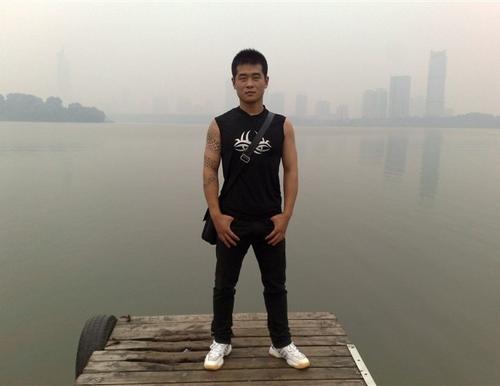 《东北的爷们》LRC歌词 《东北的爷们》(朱明)歌词555uuu下载