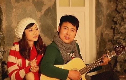 《爱的旋律 (feat. 贾春颖)》(李天宝)歌词555uuu下载