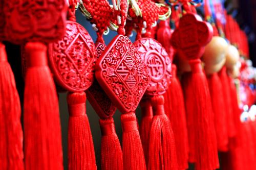 《打个中国结》LRC歌词 《打个中国结》(乌兰托娅、武姗姗)歌词555uuu下载