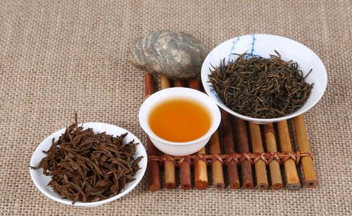 《你泡的茶》LRC歌词 《你泡的茶》(韩笑)歌词555uuu下载